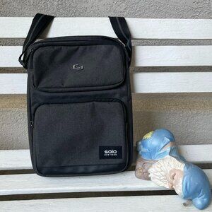 Solo New York Crossbody bag.
